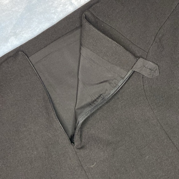 Cleo, size 18, black flare hem skirt - Picture 5 of 8